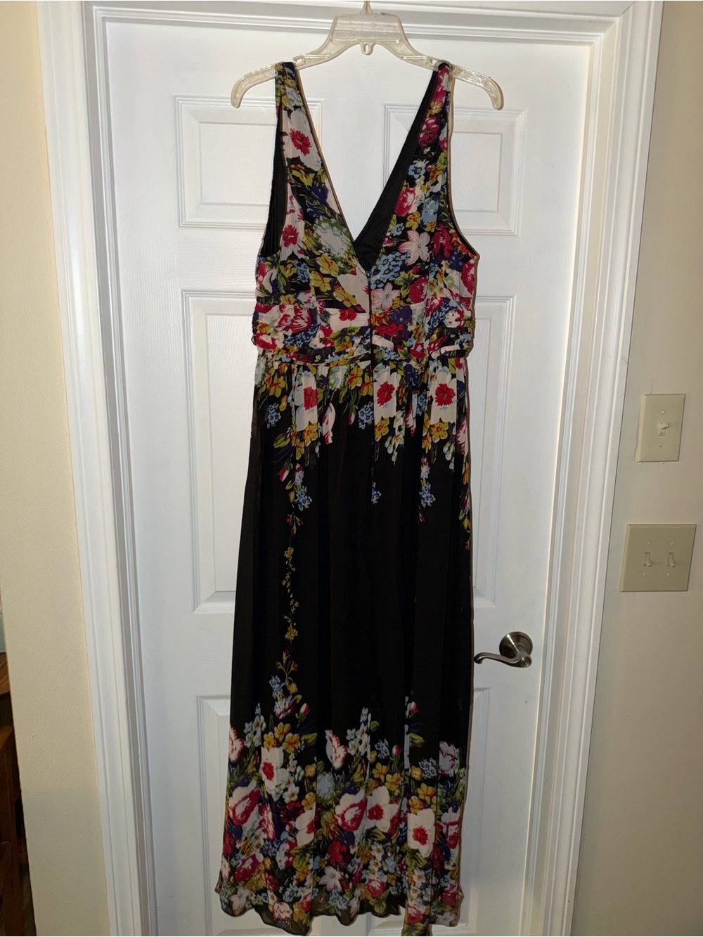 Ever Pretty Black Floral V-Neck Maxi Dress 18
NWT